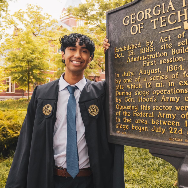 Carter Cote headshot